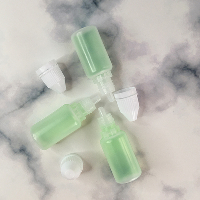 Bouteilles à gouttelette en plastique à bouchon à vis pour la distribution contrôlée
