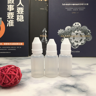 Containers en plastique de haute performance pour les réservoirs avec bouteilles à goutte à goutte imprimant 5000 pièces
