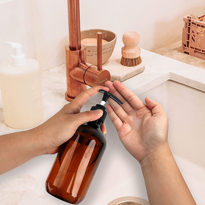 Distribuer une bouteille PET avec une pompe à lotion Le meilleur distributeur de shampooing