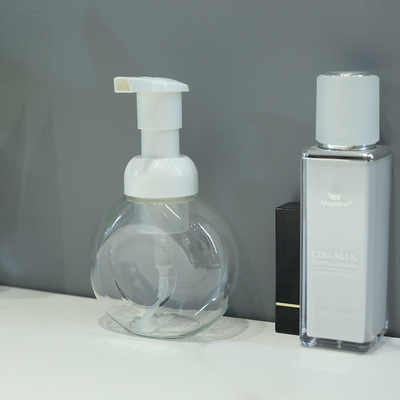Fabrique en gros Récipients de soins de la peau Bouteille de lotion en plastique de 80 ml Bouteille de pompe PET de 100 ml Pour les produits cosmétiques