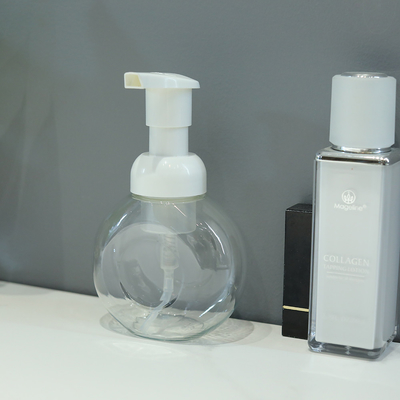 Fabrique en gros Récipients de soins de la peau Bouteille de lotion en plastique de 80 ml Bouteille de pompe PET de 100 ml Pour les produits cosmétiques