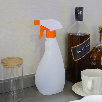 Bouteille de pulvérisateur à déclencheur clair pratique avec pompe à déclencheur cosmétique industrielle rose
