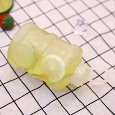 Bouteilles de thé au lait en plastique moderne avec isolation Proof de fuite Conception Diverses capacités Claire ou personnaliser la couleur