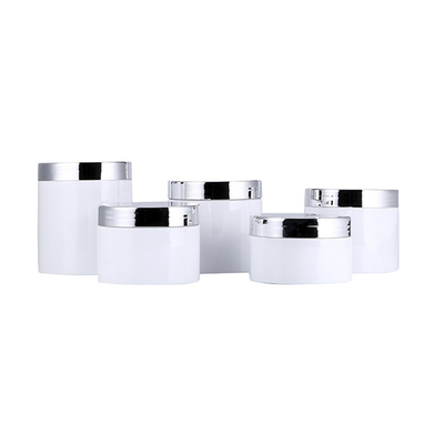Bouteilles cosmétiques en plastique transparent avec une surface lisse et une pression sensible