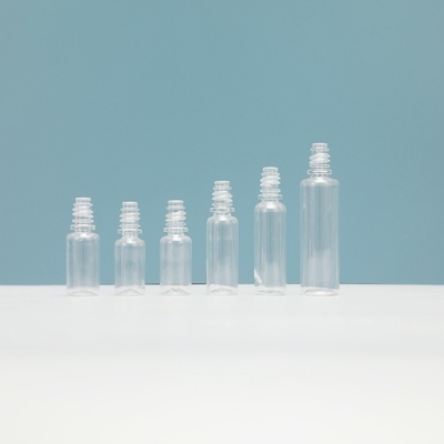 Bouteilles de liquide E transparentes et à l'épreuve des enfants personnalisables Disponibles en différentes tailles pour une conception de logo personnalisée.