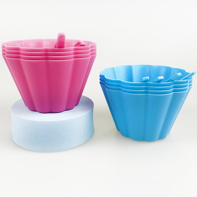Des bouteilles de thé en plastique isolé avec poignée pratique
