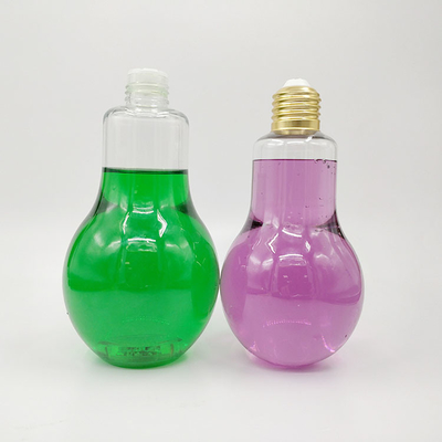 Des pots de thé à bulles en plastique isolés à l'épreuve des fuites en différentes capacités