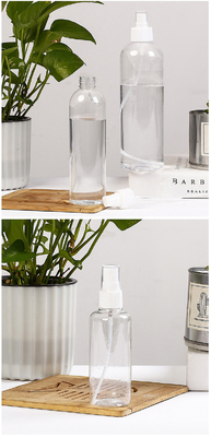 Bouteille de pulvérisation en PET ronde transparente de différentes capacités pour une application sur une surface lisse