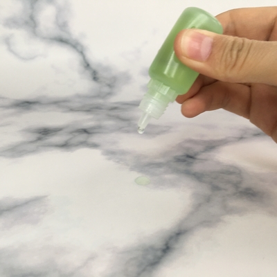 Bouteille en PET ronde à vis à capuche à l'épreuve des enfants E liquide transparente avec couleur d'impression personnalisée
