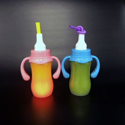 Bouteille de thé au lait en plastique coloré à l'épreuve des fuites et à conception isolée