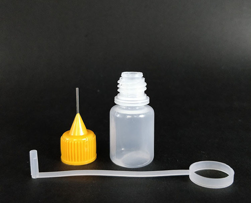Bouteilles à goutte à goutte en plastique à bouchon à vis élégant avec une surface lisse