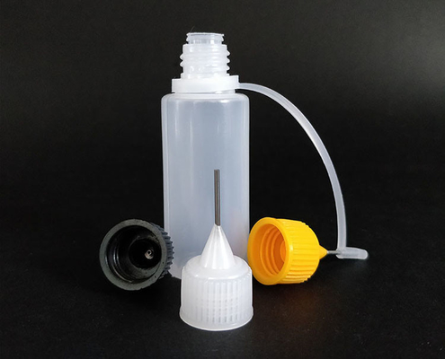 Bouteilles à goutte à goutte en plastique à bouchon à vis élégant avec une surface lisse