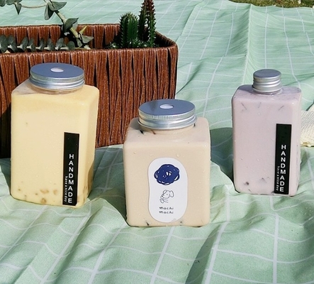 Bouteilles de boissons en plastique personnalisées avec vis sur les tuyaux et les couvercles