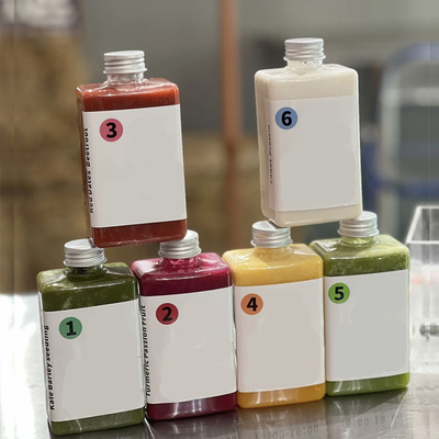 Bouteilles de thé au lait en plastique isolé de qualité supérieure avec vis sur couvercle pour boissons froides (500 ml)