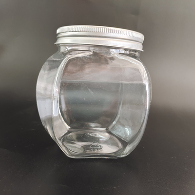 Des pots en plastique durable de 8 oz avec du papier d'aluminium et une étiquette personnalisée pour le stockage des aliments