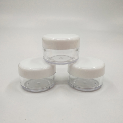 Un pot cosmétique en plastique à surface lisse 10 ml 15 ml 30 ml 60 ml 80 ml 100 ml 120 ml 150 ml avec un design transparent