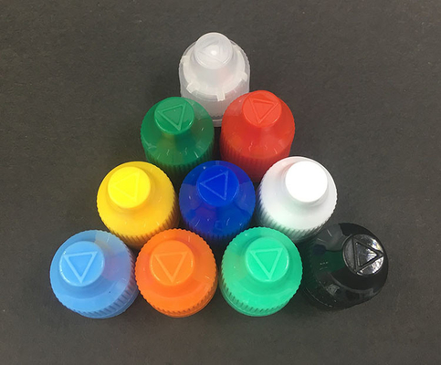 Bouteille liquide en PET E ronde de 100 ml avec capuchon à vis imprimé avec logo personnalisé
