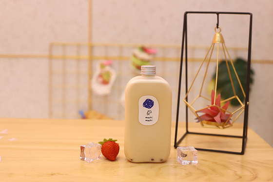Les bouteilles de thé au lait sont parfaites pour les boissons de taille moyenne.