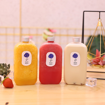 Les bouteilles de thé au lait sont parfaites pour les boissons de taille moyenne.