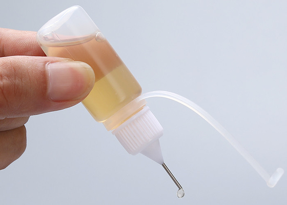 le compte-gouttes à bec en gros de 10ml 15ml 30ml met les bouteilles en bouteille en plastique liquides de compression d'e
