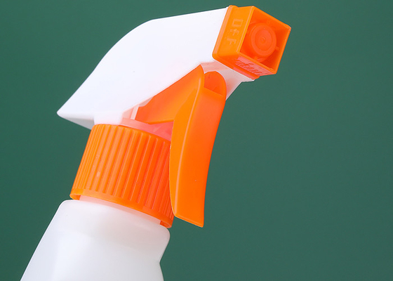 Bouteilles en plastique de 200 ml pour pulvérisation de liquides avec sérigraphie en blanc / transparent
