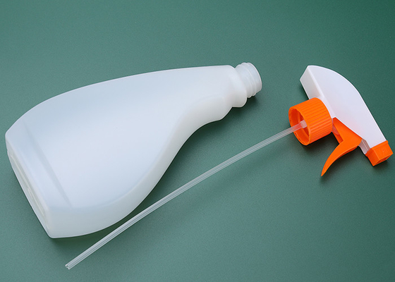 Bouteilles en plastique de 200 ml pour pulvérisation de liquides avec sérigraphie en blanc / transparent