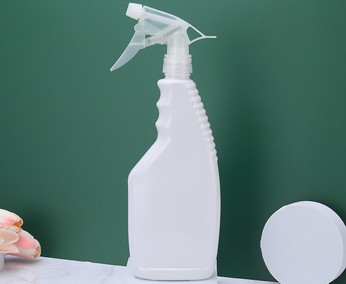 Bouteilles en plastique de 200 ml pour pulvérisation de liquides avec sérigraphie en blanc / transparent