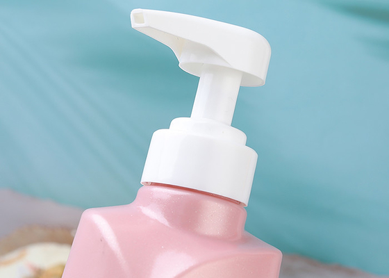 La pompe rose perlée d'ANIMAL FAMILIER met les pissettes en bouteille en plastique du corps 750ml