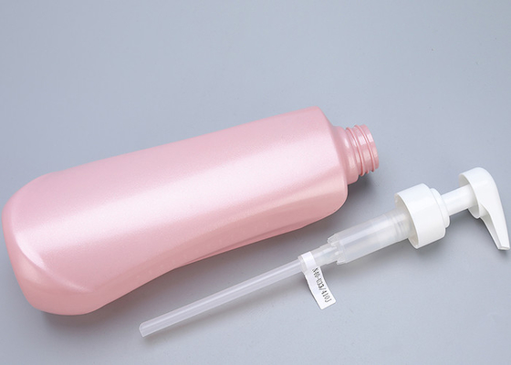 La pompe rose perlée d'ANIMAL FAMILIER met les pissettes en bouteille en plastique du corps 750ml