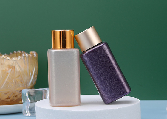 La lotion en plastique cosmétique vide met 28*67mm en bouteille