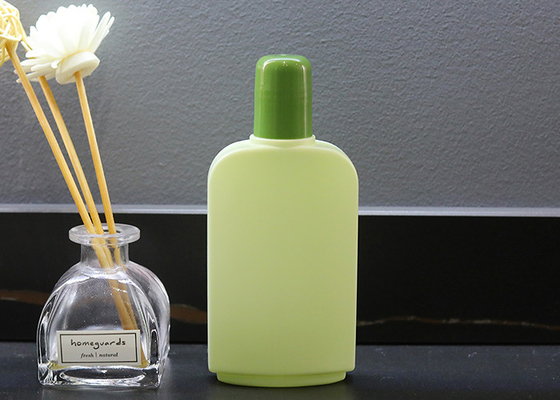 la lotion en plastique de vert d'ANIMAL FAMILIER de 17mm met 130*55mm en bouteille recyclable