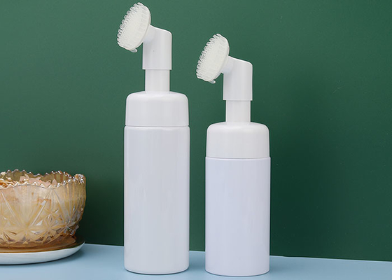 bouteille faciale de mousse de lavage de 120ml 150ml avec la brosse de silicone