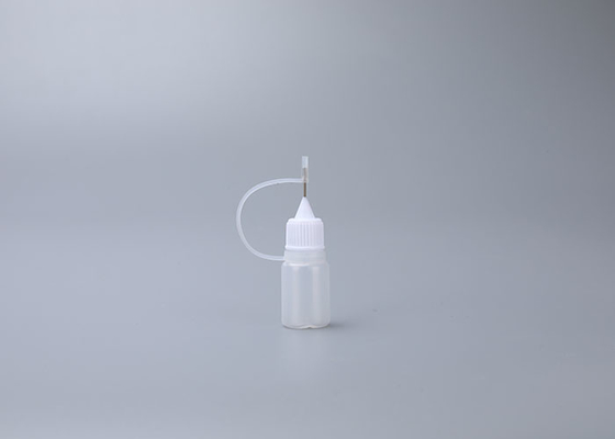 le compte-gouttes à bec en gros de 10ml 15ml 30ml met les bouteilles en bouteille en plastique liquides de compression d'e