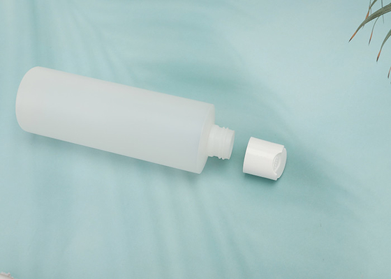 Bouteilles rechargeables en plastique de pp avec le blanc clair de chapeau de disque de presse