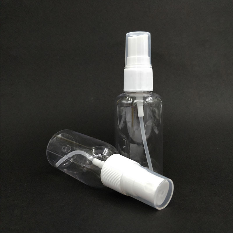 Bouteilles de pulvérisation en plastique en PET rond classique Surface lisse Capacités diverses pour un usage quotidien