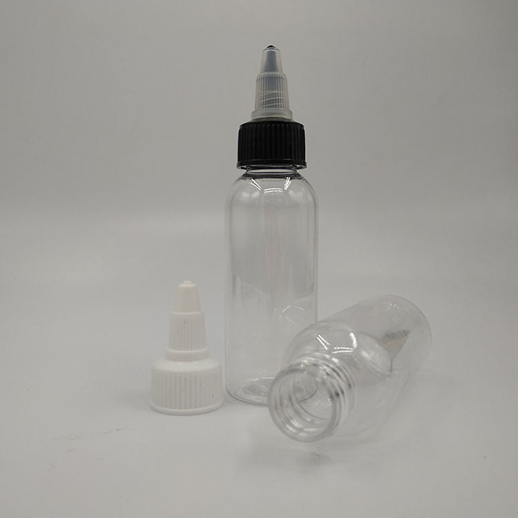 Bouteilles à vis en plastique transparent personnalisables pour liquide de différentes tailles avec panneau d'étiquette personnalisé