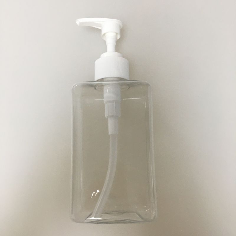 Bouteille en PET de sélection en soie avec pompe à lotion assurant un confinement sécurisé du sérum et une fonction de distribution conviviale