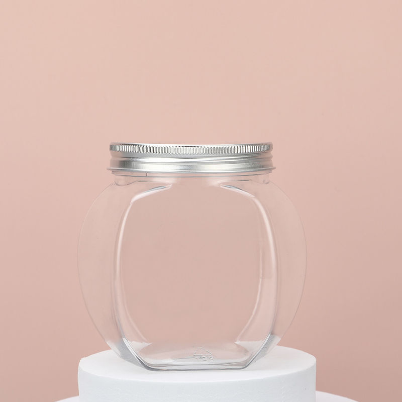 Des bocaux en plastique transparents de 100 diamètres, idéaux pour tous les besoins en matière d'espace et de stockage