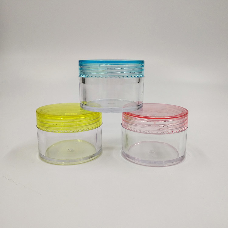 Récipient cosmétique en plastique de bocal personnalisé conçu pour le stockage sécurisé des lotions de beauté, crèmes et produits cosmétiques