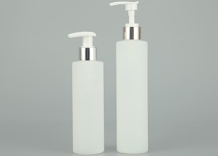 bouteille en plastique rechargeable vide de shampooing de 150ml 200ml   bouteille de lotion avec de l'or et le chapeau argenté de presse